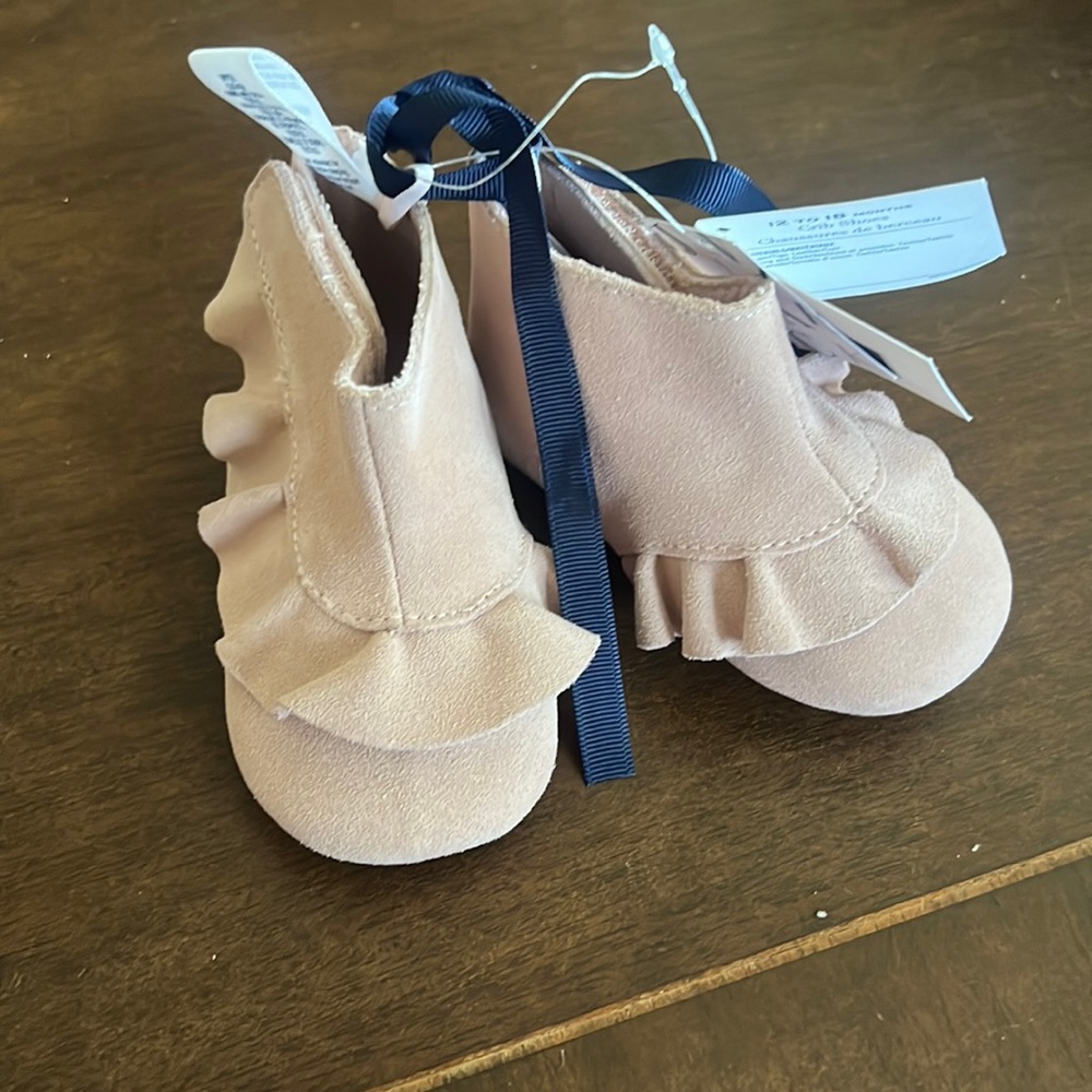 Janie and Jack pink Suede crib shoes Size 12-18 months